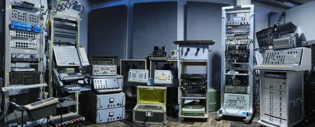 Kraftwerk Cofounder’s Vintage Electronic Gear and Ephemera Go Up for Auction