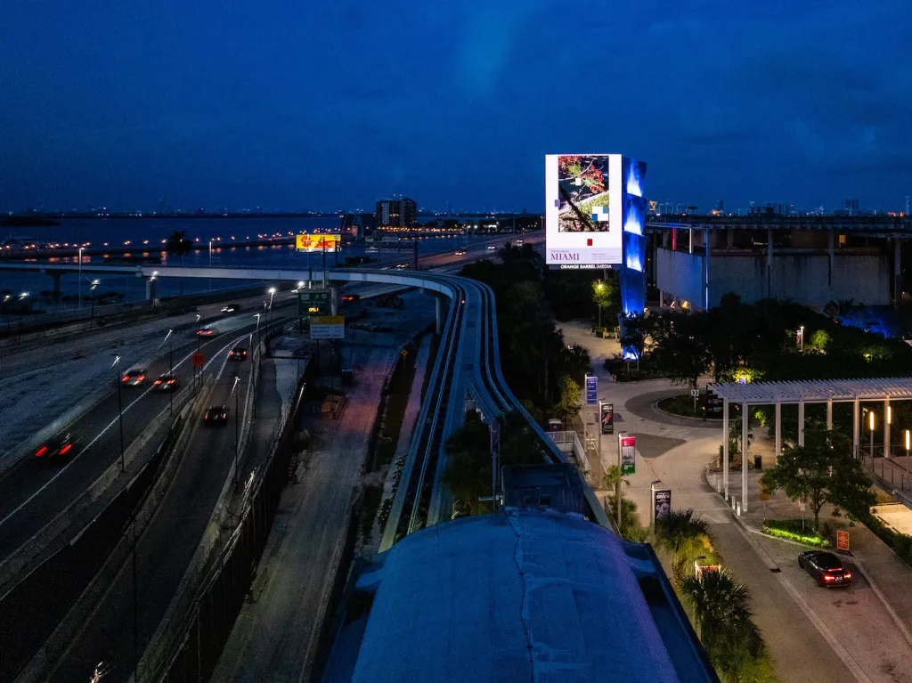 Miami’s Frost Museum of Science Seeks Removal of Pérez Art Museum Miami Billboard