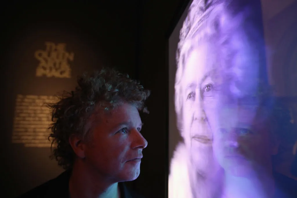 Artist Sues Chris Levine Over Credit for Iconic Queen Portraits