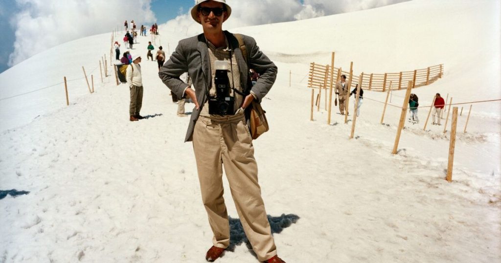 Martin Parr, photographer who captured mundane details of British life, dies at 73.