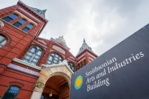 White House Claims Smithsonian Hasn’t Fully Submitted to Content Review, Threatens Funding Cuts