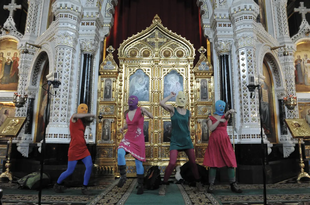 Dealers Michael Werner and Gordon VeneKlasen Split Up, Russia Moves to Label Pussy Riot an Extremist Organization: Morning Links for December 1, 2025