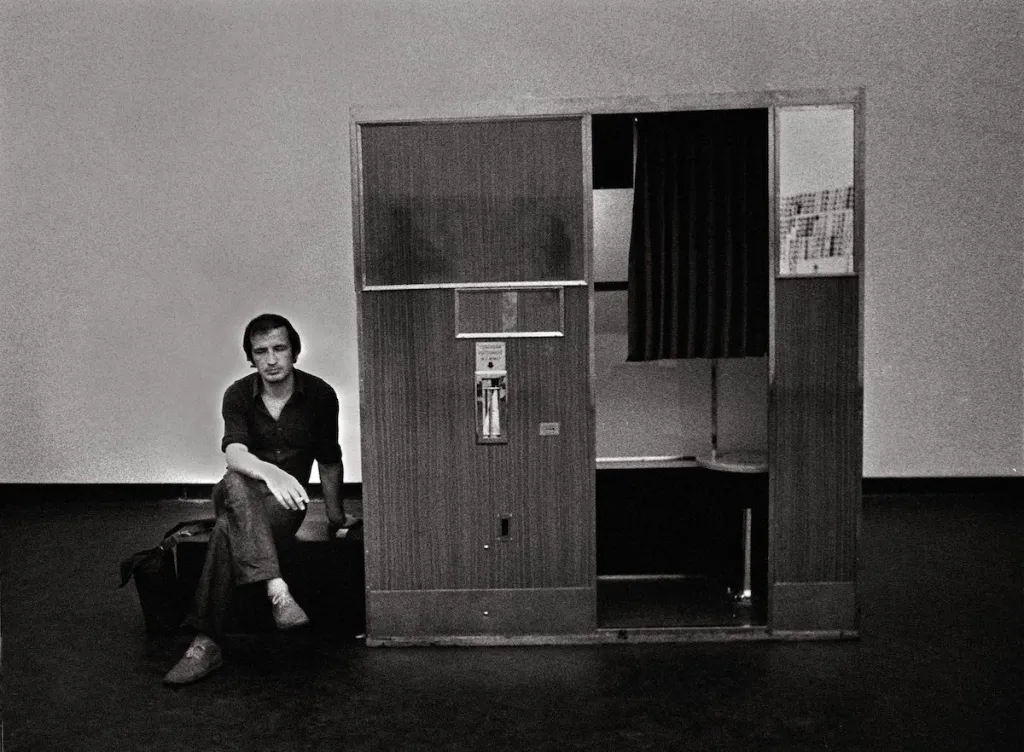 Franco Vaccari, Artist Who Expanded Photography’s Possibilities, Dies at 89