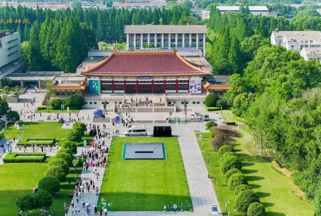 China Launches Probe Into Alleged Art-Theft Scheme at Nanjing Museum Involving a Former Director