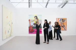 $2.8 million Njideka Akunyili Crosby leads sales at Frieze Los Angeles 2026.