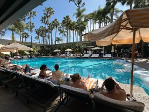 At Frieze Los Angeles’s Satellite Fairs, Galleries Wait For the Crowds to Roll In