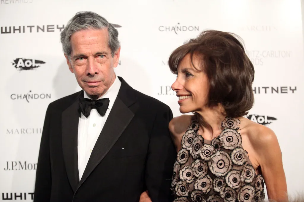 Calvin Tomkins, Who Chronicled Generations of Vanguard Artists, Dies at 100