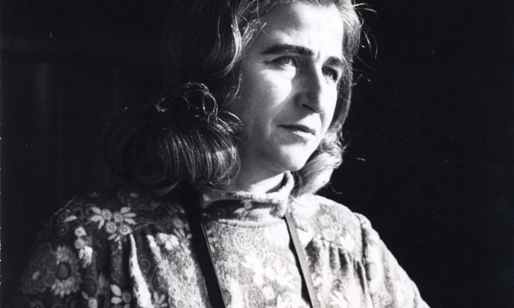 ‘The sharp perception only a woman can bring to observing other women’: Dorothy Bohm’s photographs go on show at Lee Miller’s former home – The Art Newspaper