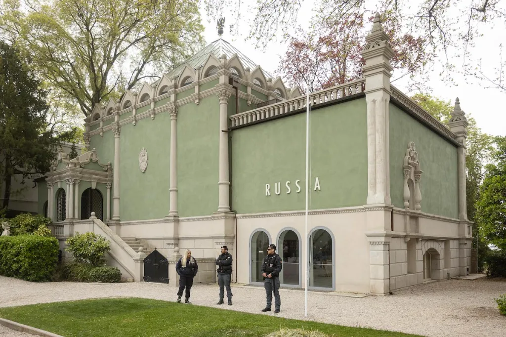 European Commission Tells Venice Biennale to ‘Clear Its Name’ Regarding Russian Pavilion or Risk Losing $2.3 M. Grant for 2028