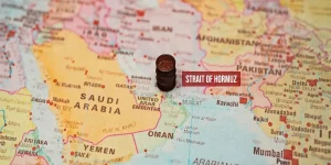 Oil Slides as Tankers Trickle Out of Hormuz Amid US-Iran Peace Talks