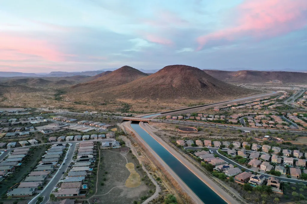 Phoenix Probably Shouldn’t Exist. But Eric Fischl and Frank Lloyd Wright Make It Feel Like the Future