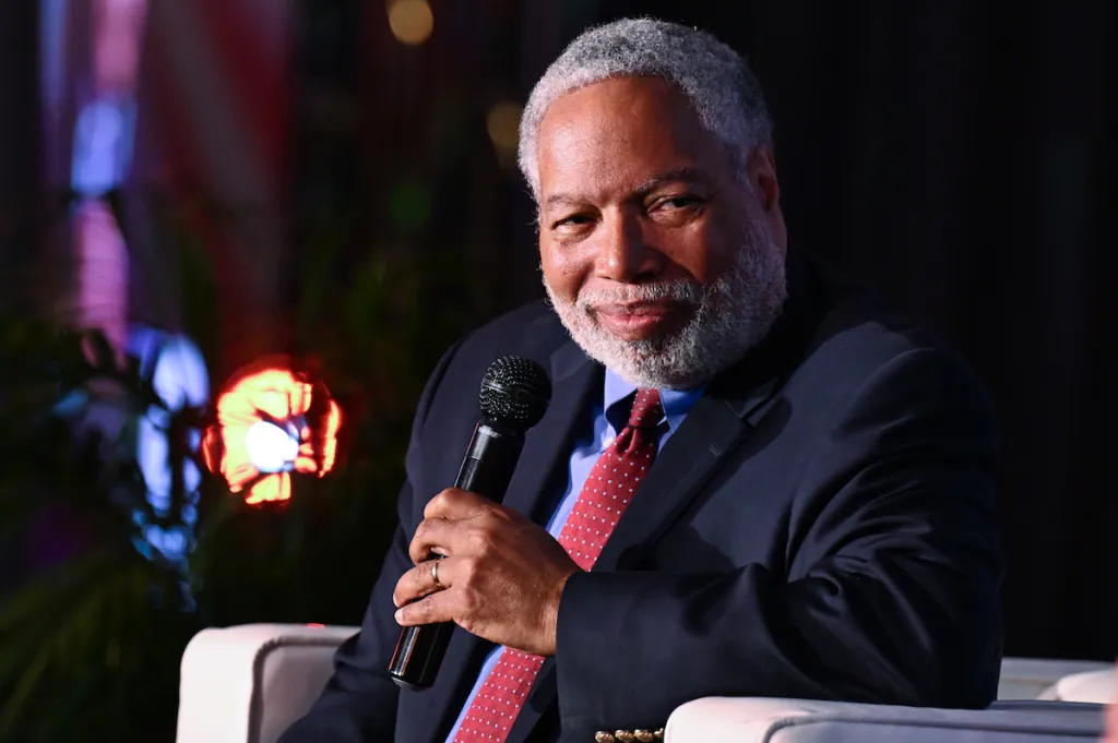 How Smithsonian Secretary Lonnie Bunch’s Lunch With Trump Actually Went Down