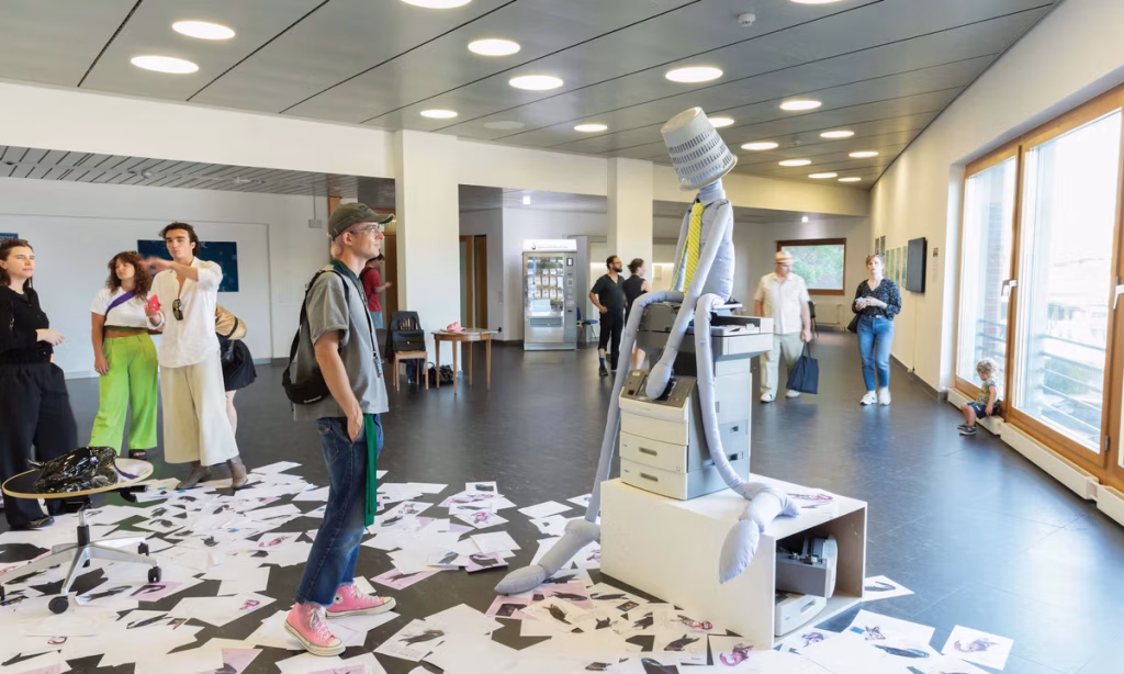 In Pictures: Basel Social Club – The Art Newspaper