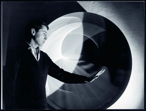 Julio Le Parc, pioneer of kinetic art, has died at 97.