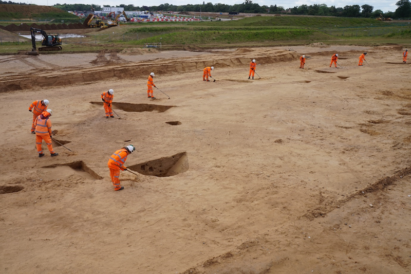 British Archeologists Find 5,800-Year-Old Neolithic Monument in Suffolk