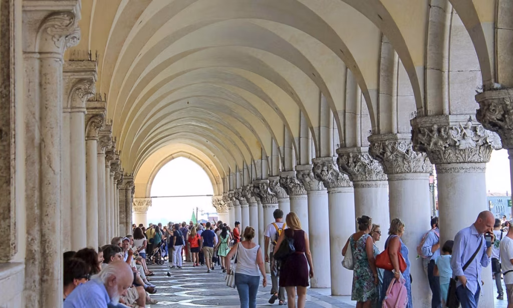 Union threatens strike action over working conditions in Venice museums due to extreme temperatures – The Art Newspaper