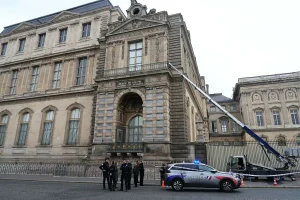 Louvre Jewel Heist Suspects Claim ‘Mysterious Sponsor’ Recruited Them