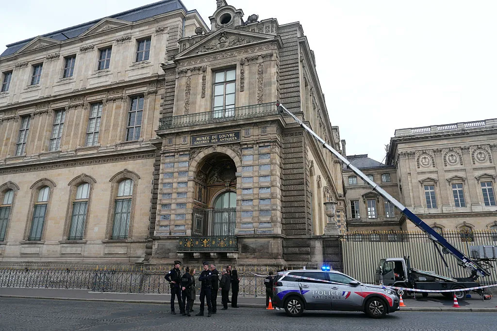 Louvre Jewel Heist Suspects Claim ‘Mysterious Sponsor’ Recruited Them