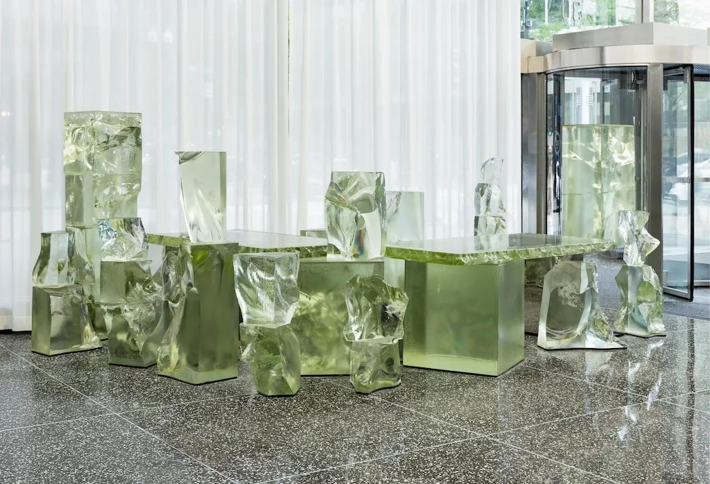 Frank Gehry’s Seven-Ton Glass Desk Sells for $243,200, Setting Auction Record for His Design Work