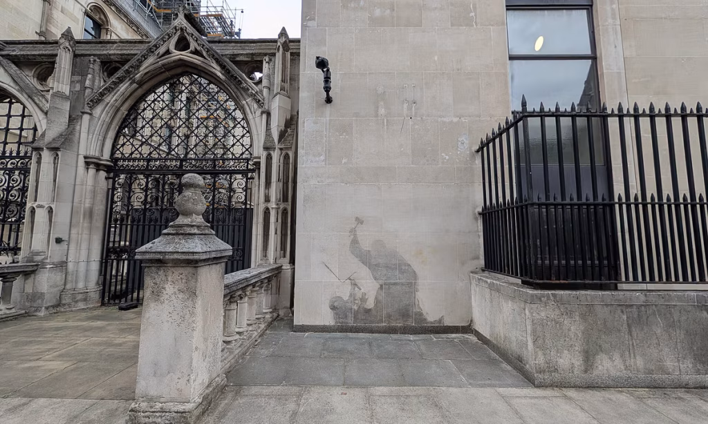 UK Ministry of Justice spent more than £85,000 removing Banksy mural from the Royal Courts of Justice – The Art Newspaper