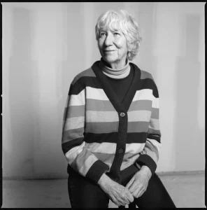 American painter Mary Heilmann dies at 86.