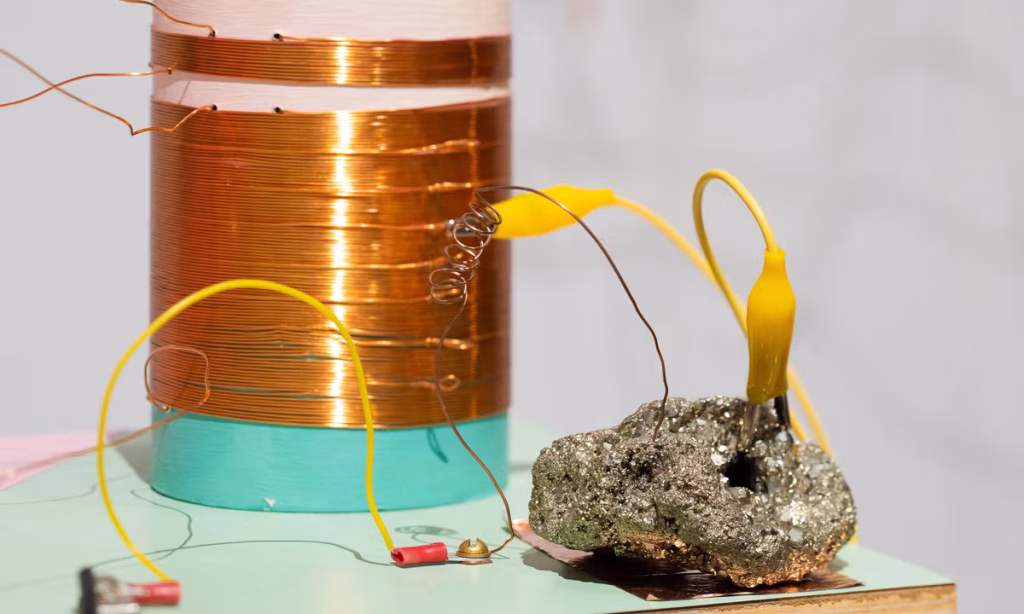 Exhibitions tune into Peter Simensky’s sculptural radios and celebrate his legacy – The Art Newspaper