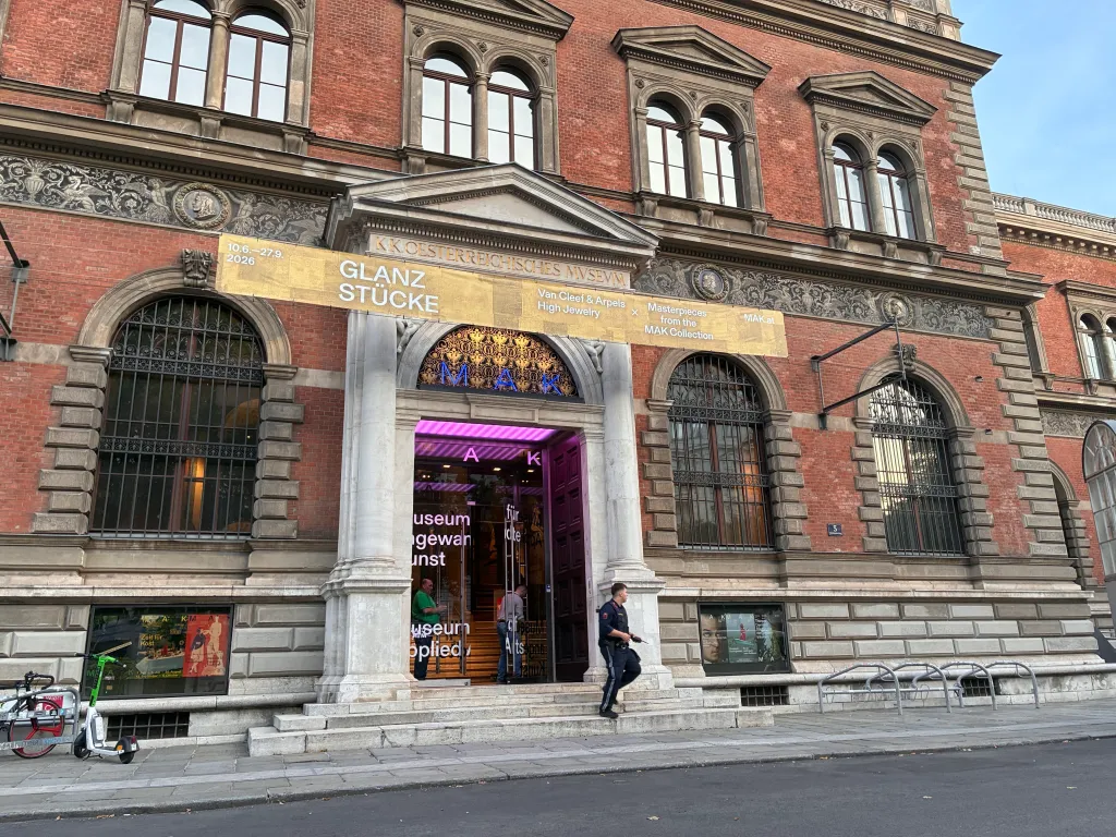 Sydney’s Powerhouse Parramatta CEO Steps Down, €4 M. Diamond Necklace Stolen from Vienna’s Museum of Applied Arts, £71 M. Rembrandt Portrait Placed Under Export Bar in the UK, and More: Morning Links for August 28, 2026